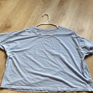 Lululemon t shirt